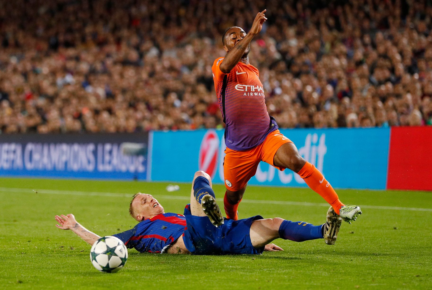 Ź 4 - 0  Ե